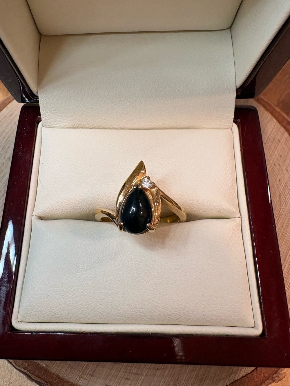Vintage Gold Ring with Black Onyx Teardrop and Accent Stone🖤